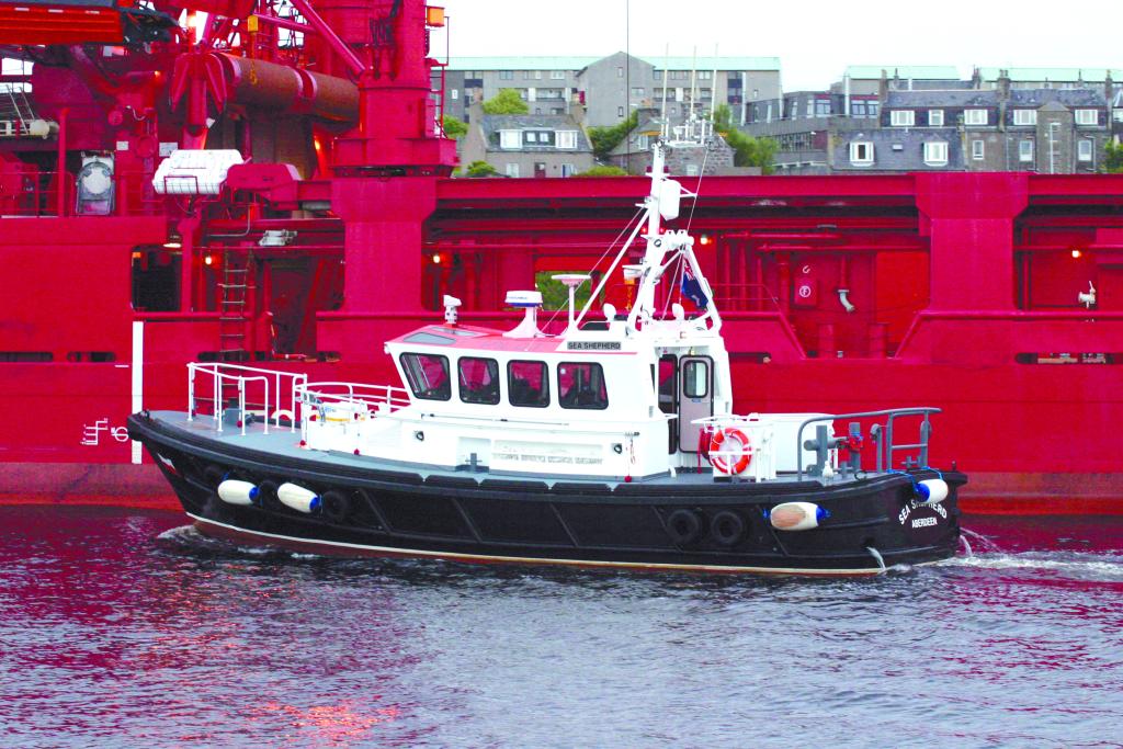 Safety pilot boat