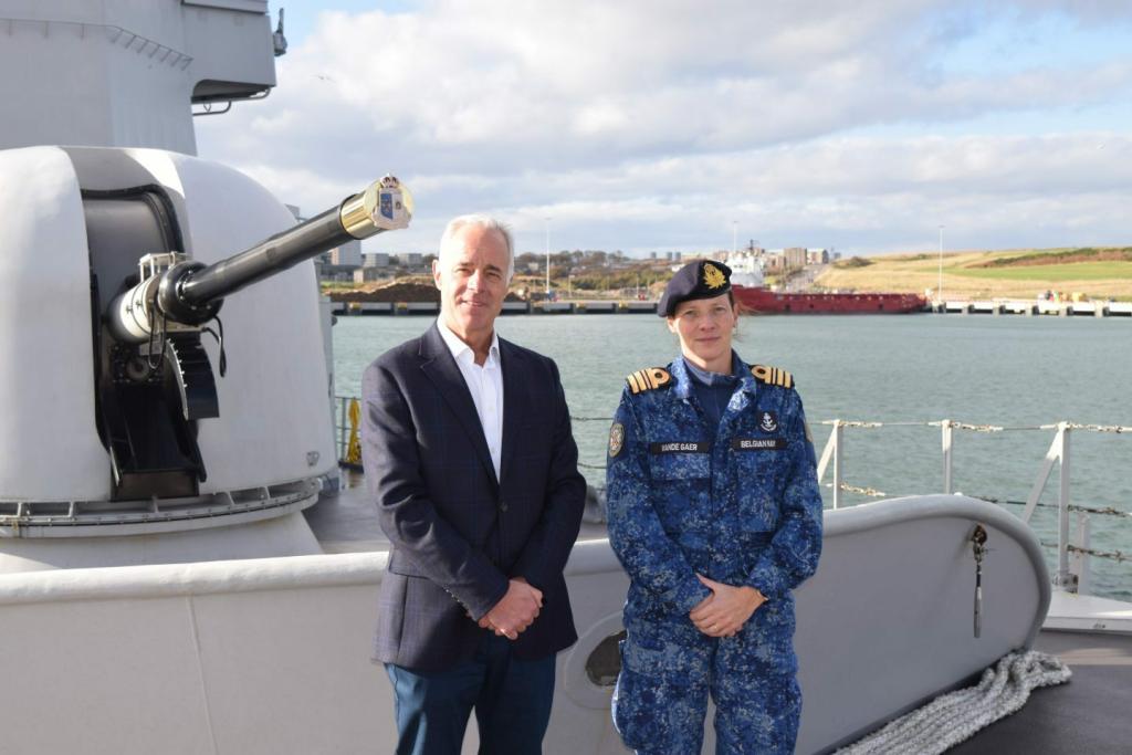 Aberdeen warship 2 2a2p1sk88